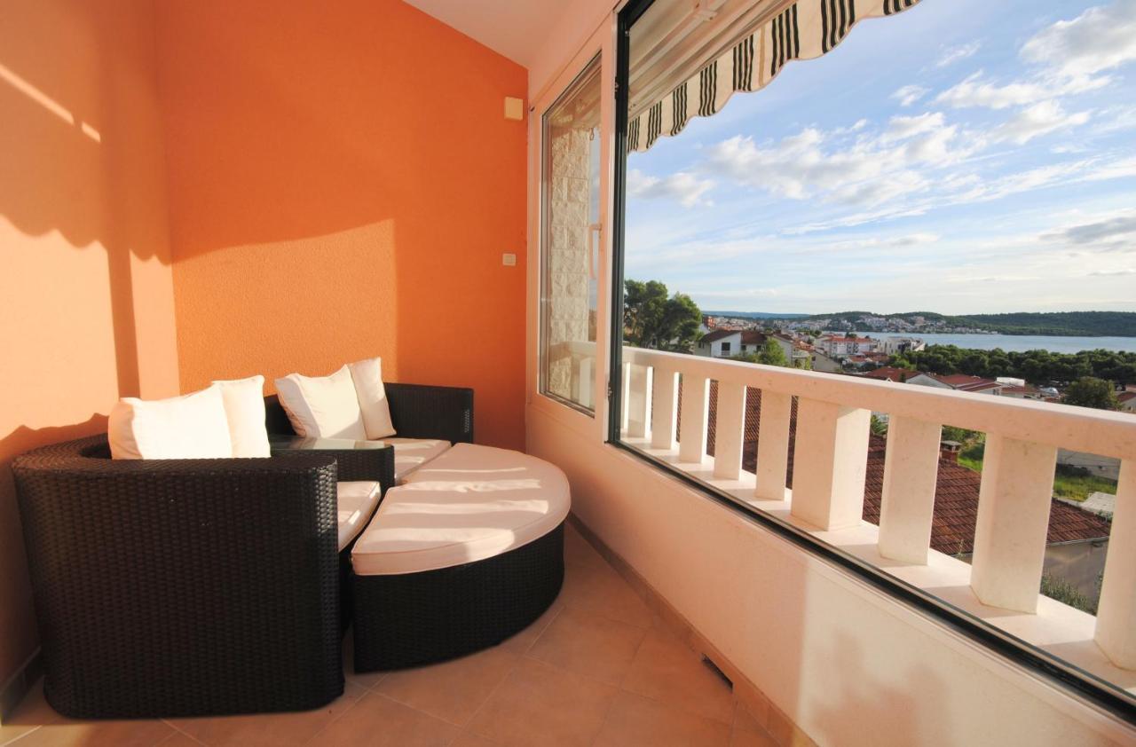 Seaview Luxury Apartment "Lucy" With Terrace & Vintage Summer Kitchen Trogir Ngoại thất bức ảnh