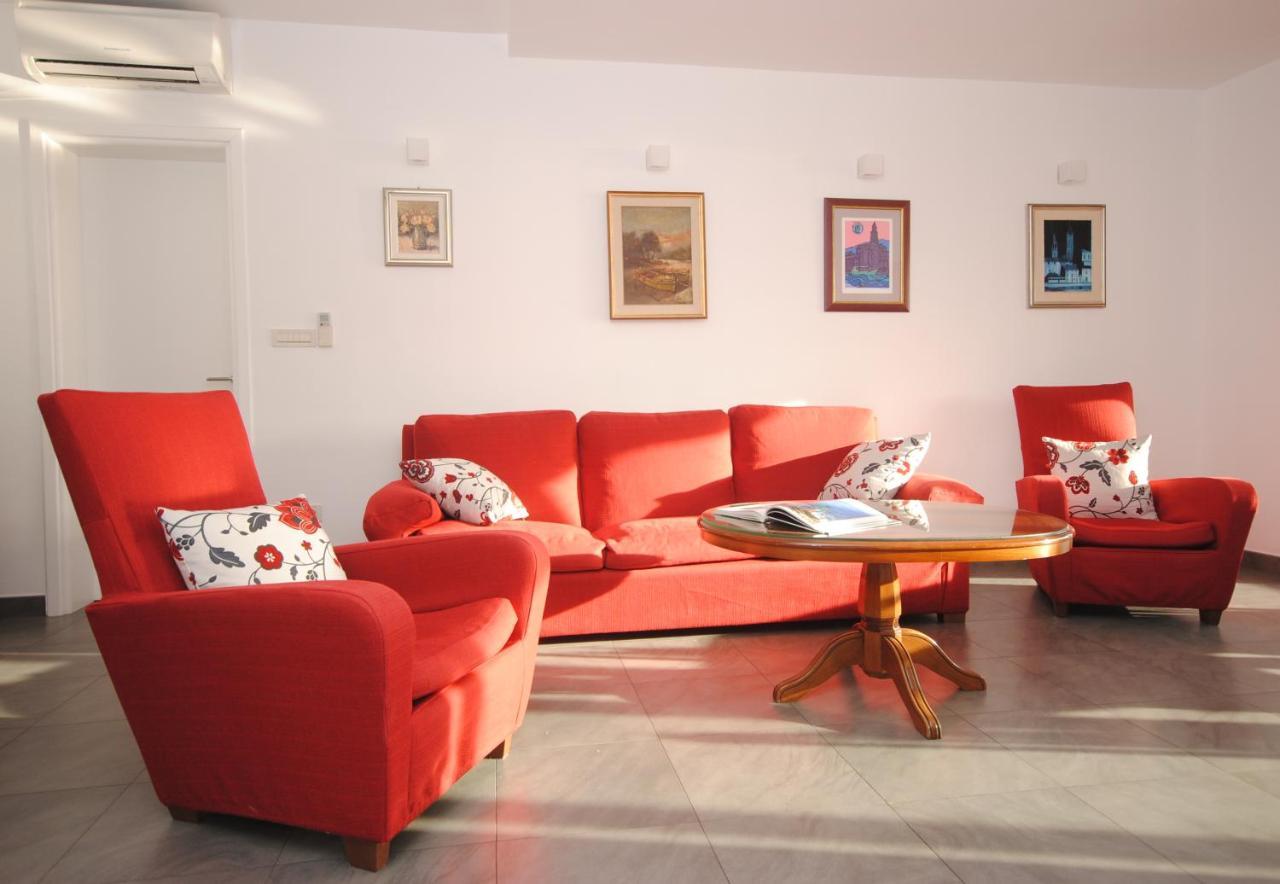 Seaview Luxury Apartment "Lucy" With Terrace & Vintage Summer Kitchen Trogir Ngoại thất bức ảnh