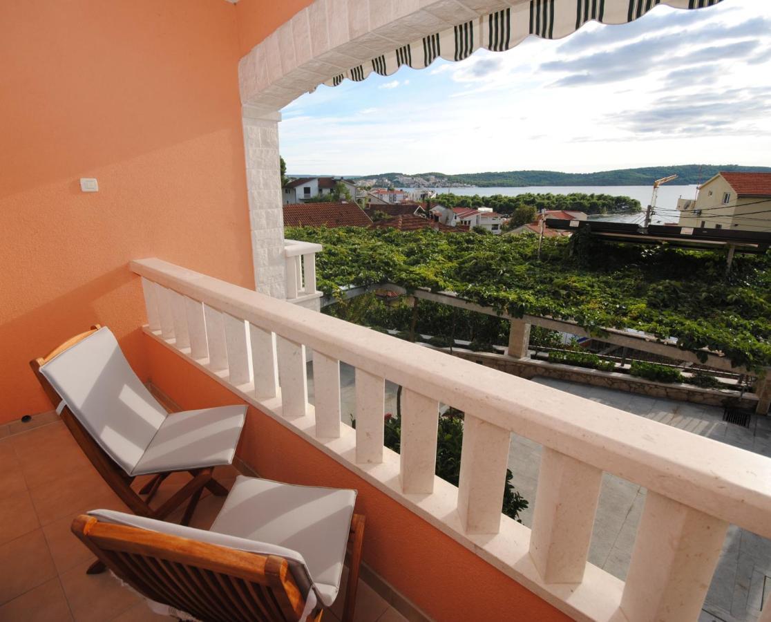 Seaview Luxury Apartment "Lucy" With Terrace & Vintage Summer Kitchen Trogir Ngoại thất bức ảnh