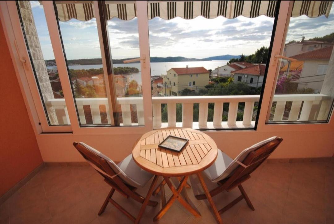 Seaview Luxury Apartment "Lucy" With Terrace & Vintage Summer Kitchen Trogir Ngoại thất bức ảnh