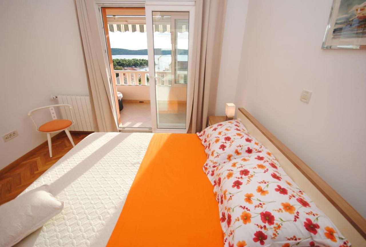Seaview Luxury Apartment "Lucy" With Terrace & Vintage Summer Kitchen Trogir Ngoại thất bức ảnh